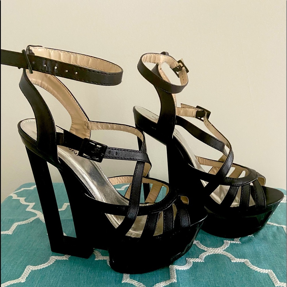 Black Bertinni heels, Size 7